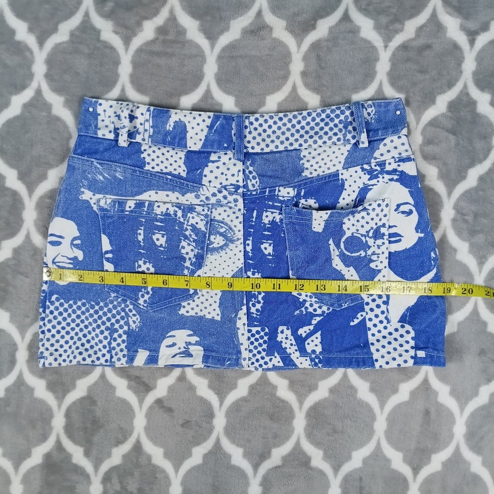 Edikted Mini Skirt Denim Size Small Blue White Graphic Pop Art Faces Y2K - Picture 6 of 9
